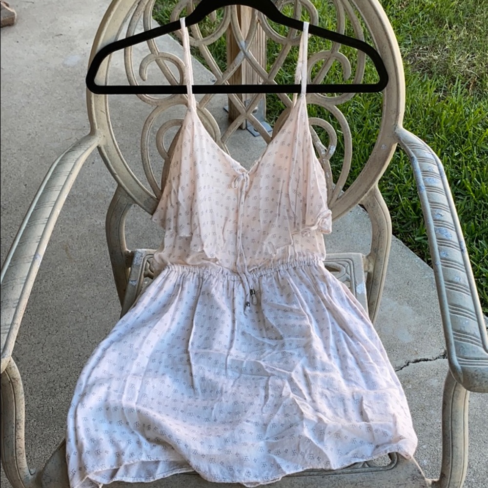 Cute tan with grey print dress